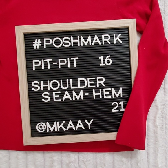 Petite Sophisticate•Rich red top/sweater•beads - Picture 4 of 8